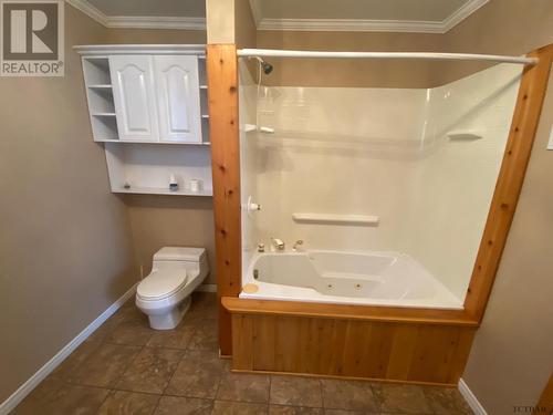 59 Mckelvie Ave, Kirkland Lake, ON - Indoor Photo Showing Bathroom