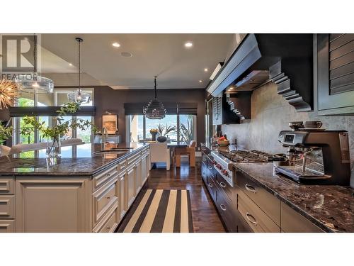 1749 Capistrano Drive, Kelowna, BC - Indoor Photo Showing Kitchen With Upgraded Kitchen