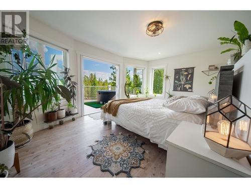 6040 Parnaby Road, Cranbrook, BC - Indoor Photo Showing Bedroom