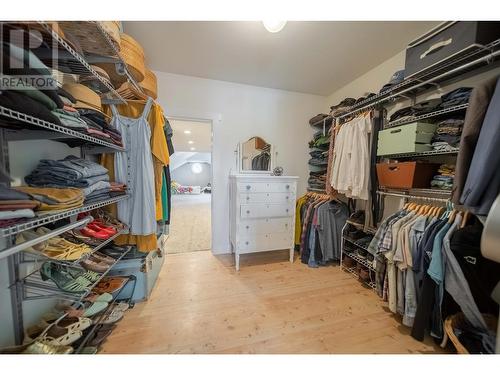 6040 Parnaby Road, Cranbrook, BC - Indoor With Storage