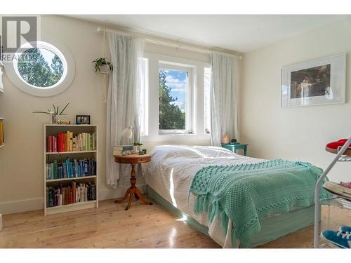 6040 Parnaby Road, Cranbrook, BC - Indoor Photo Showing Bedroom