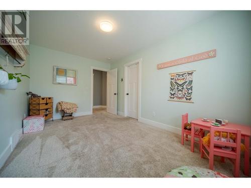 6040 Parnaby Road, Cranbrook, BC - Indoor