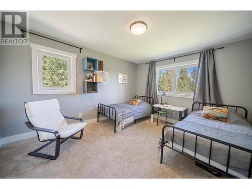 6040 Parnaby Road, Cranbrook, BC - Indoor Photo Showing Bedroom