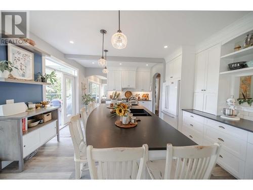 6040 Parnaby Road, Cranbrook, BC - Indoor Photo Showing Dining Room