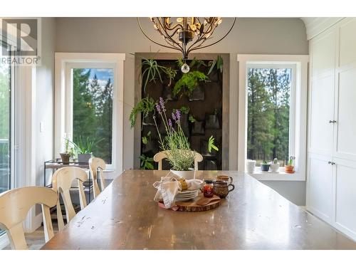 6040 Parnaby Road, Cranbrook, BC - Indoor Photo Showing Dining Room