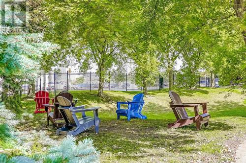 1611 - 7420 Bathurst Street N, Vaughan, ON - Outdoor With Backyard