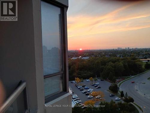 1611 - 7420 Bathurst Street N, Vaughan, ON - Outdoor With View