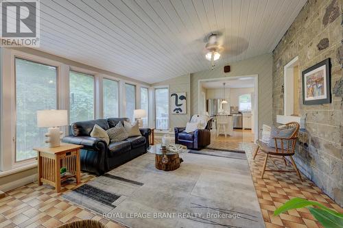 1164 Brantford, North Dumfries, ON - Indoor Photo Showing Living Room