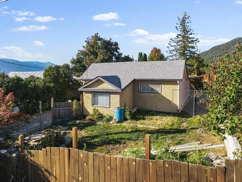 914 Murdoch Street, Creston, BC - Outdoor