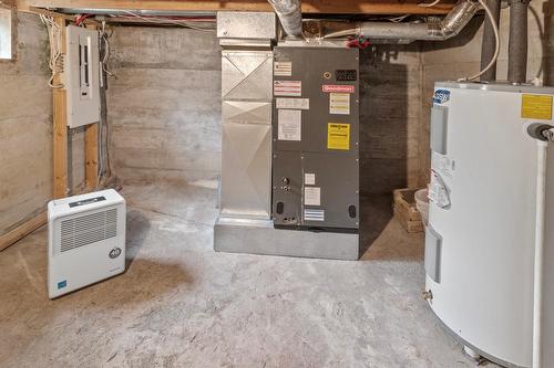 914 Murdoch Street, Creston, BC - Indoor Photo Showing Basement