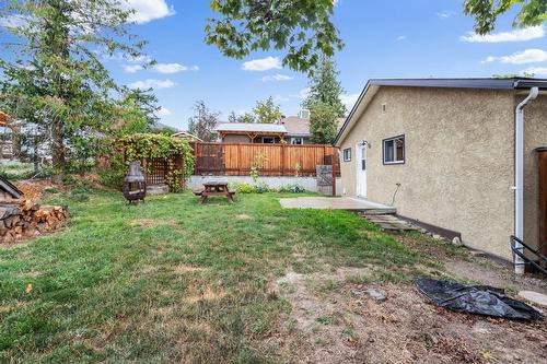 914 Murdoch Street, Creston, BC - Outdoor