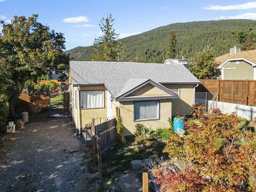 914 Murdoch Street, Creston, BC - Outdoor