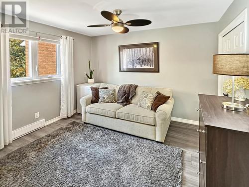 6 - 179 Herchimer Avenue, Belleville, ON - Indoor Photo Showing Living Room