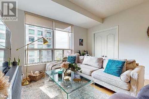 #1802 - 188 Doris Avenue, Toronto, ON - Indoor Photo Showing Living Room