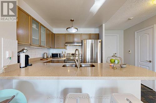 #1802 - 188 Doris Avenue, Toronto, ON - Indoor Photo Showing Kitchen With Double Sink With Upgraded Kitchen