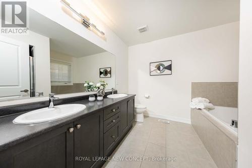 343 Luck Court, Newmarket (Woodland Hill), ON - Indoor Photo Showing Bathroom