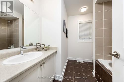 343 Luck Court, Newmarket (Woodland Hill), ON - Indoor Photo Showing Bathroom