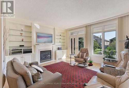 14 Babe'S Way, Whitchurch-Stouffville, ON - Indoor Photo Showing Living Room With Fireplace