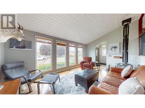 2309 4Th  S Street, Cranbrook, BC - Indoor Photo Showing Living Room