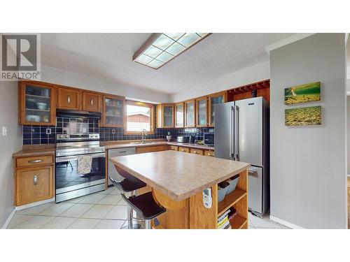 2309 4Th  S Street, Cranbrook, BC - Indoor Photo Showing Kitchen