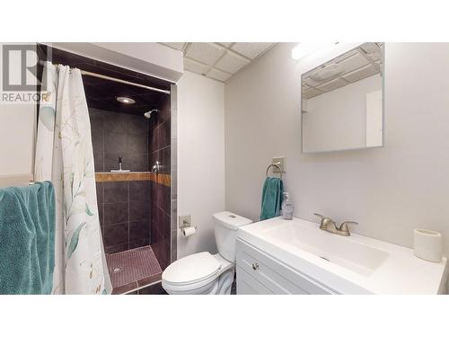 2309 4Th  S Street, Cranbrook, BC - Indoor Photo Showing Bathroom