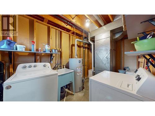 2309 4Th  S Street, Cranbrook, BC - Indoor Photo Showing Laundry Room