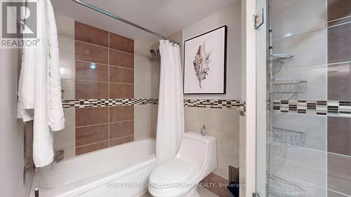 810 - 330 Rathburn Road W, Mississauga, ON - Indoor Photo Showing Bathroom