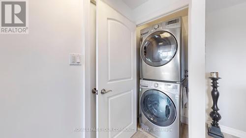 810 - 330 Rathburn Road W, Mississauga, ON - Indoor Photo Showing Laundry Room