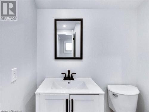 221 Glendale Avenue N, Hamilton, ON - Indoor Photo Showing Bathroom