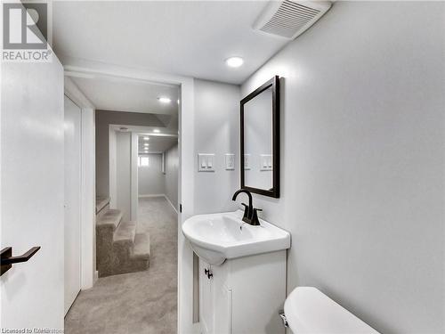 221 Glendale Avenue N, Hamilton, ON - Indoor Photo Showing Bathroom