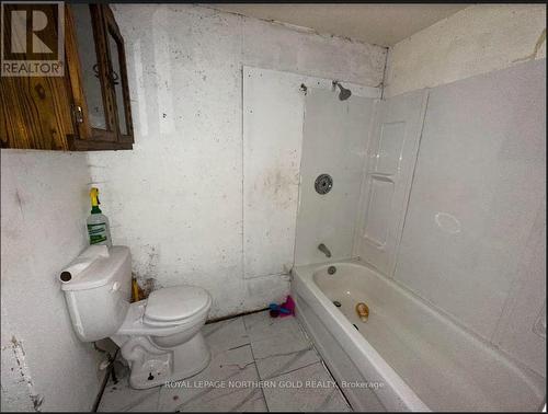 25 Allen Avenue, Kirkland Lake, ON - Indoor Photo Showing Bathroom