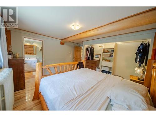 8251 Perry Creek Road, Cranbrook, BC - Indoor Photo Showing Bedroom