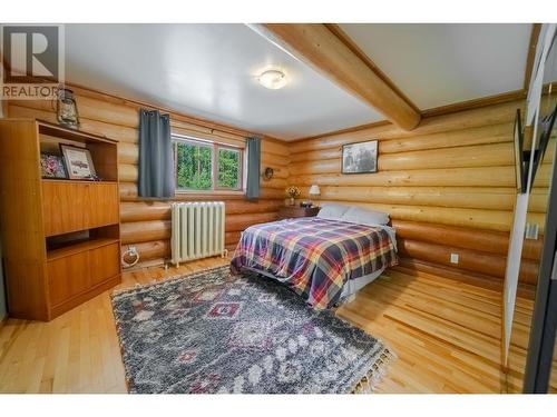 8251 Perry Creek Road, Cranbrook, BC - Indoor Photo Showing Bedroom