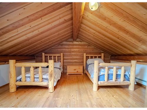 8251 Perry Creek Road, Cranbrook, BC - Indoor Photo Showing Bedroom