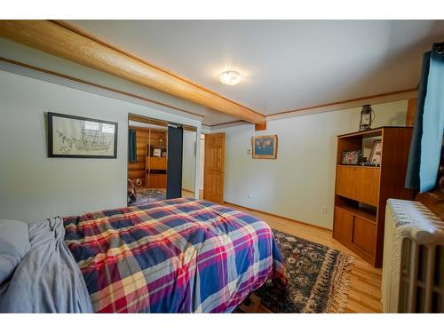 8251 Perry Creek Road, Cranbrook, BC - Indoor Photo Showing Bedroom