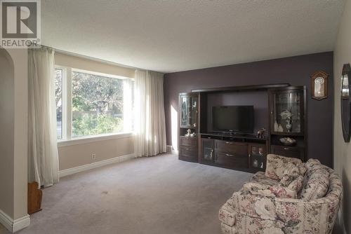 1835 Hamilton Avenue, Thunder Bay, ON - Indoor Photo Showing Living Room