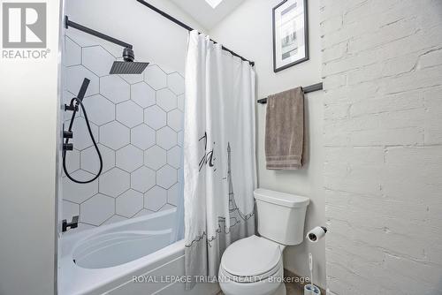 576 Ridgewood Crescent E, London, ON - Indoor Photo Showing Bathroom