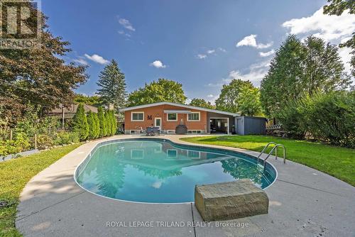 576 Ridgewood Crescent E, London, ON - Outdoor With In Ground Pool With Backyard