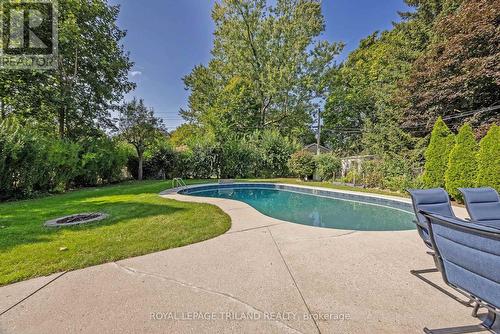 576 Ridgewood Crescent E, London, ON - Outdoor With In Ground Pool With Backyard