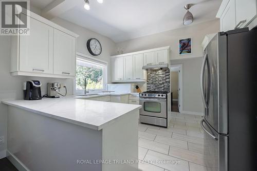 576 Ridgewood Crescent E, London, ON - Indoor Photo Showing Kitchen