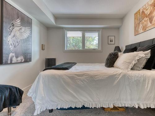 204-4810 Cedar Ridge Pl, Nanaimo, BC - Indoor Photo Showing Bedroom