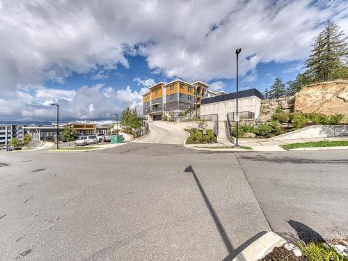 204-4810 Cedar Ridge Pl, Nanaimo, BC - Outdoor