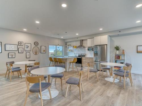 204-4810 Cedar Ridge Pl, Nanaimo, BC - Indoor Photo Showing Dining Room