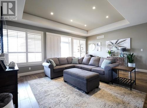 36 Vertis Court, Belleville, ON - Indoor Photo Showing Living Room