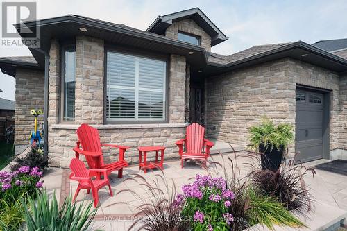 36 Vertis Court, Belleville, ON - Outdoor