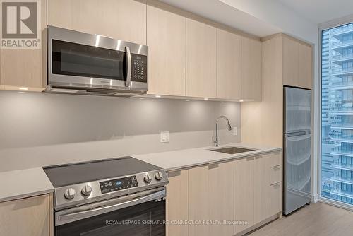 1406 - 357 King Street W, Toronto, ON - Indoor Photo Showing Kitchen