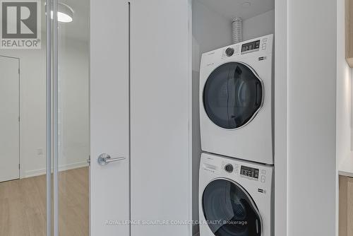 1406 - 357 King Street W, Toronto, ON - Indoor Photo Showing Laundry Room