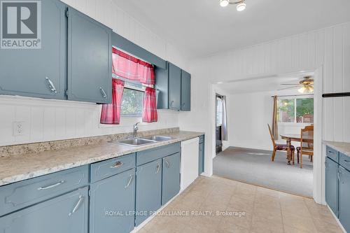 B - 21 Burton Street, Belleville, ON - Indoor Photo Showing Kitchen With Double Sink