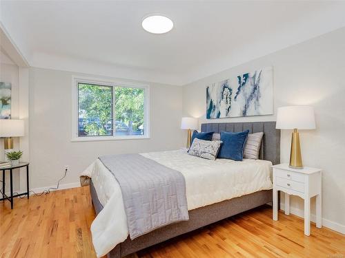 2207 Victor St, Victoria, BC - Indoor Photo Showing Bedroom