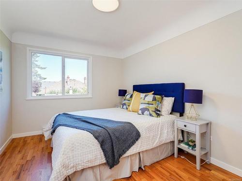 2207 Victor St, Victoria, BC - Indoor Photo Showing Bedroom